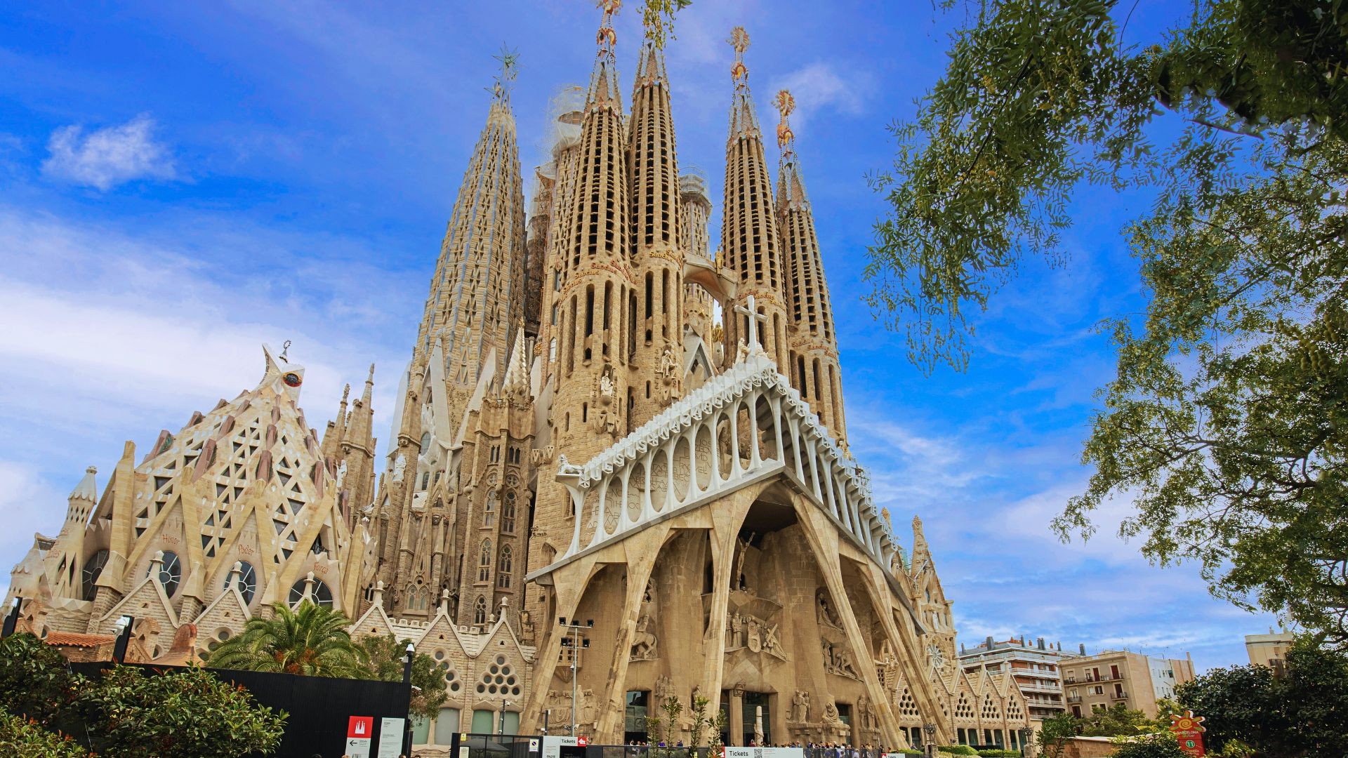 魅力歐洲西班牙巴塞隆納最熱門的景點聖家堂 (La Sagrada Família)