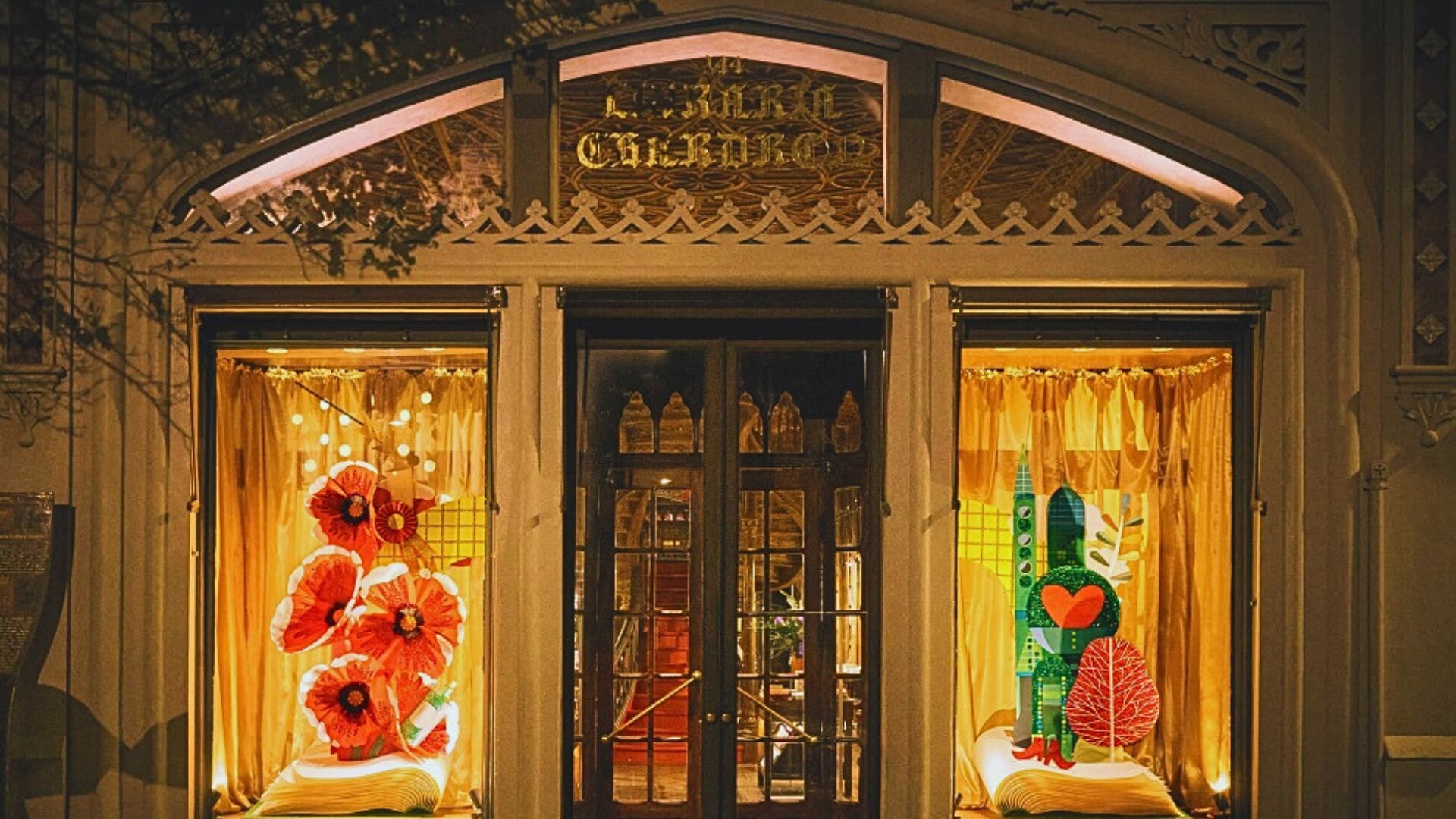 全球最美書店之一萊羅書店 (Livraria Lello)