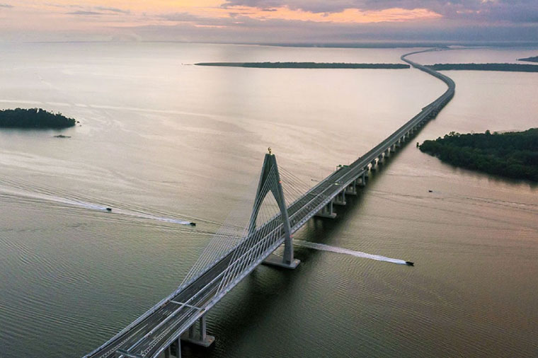 汶萊跨海大橋