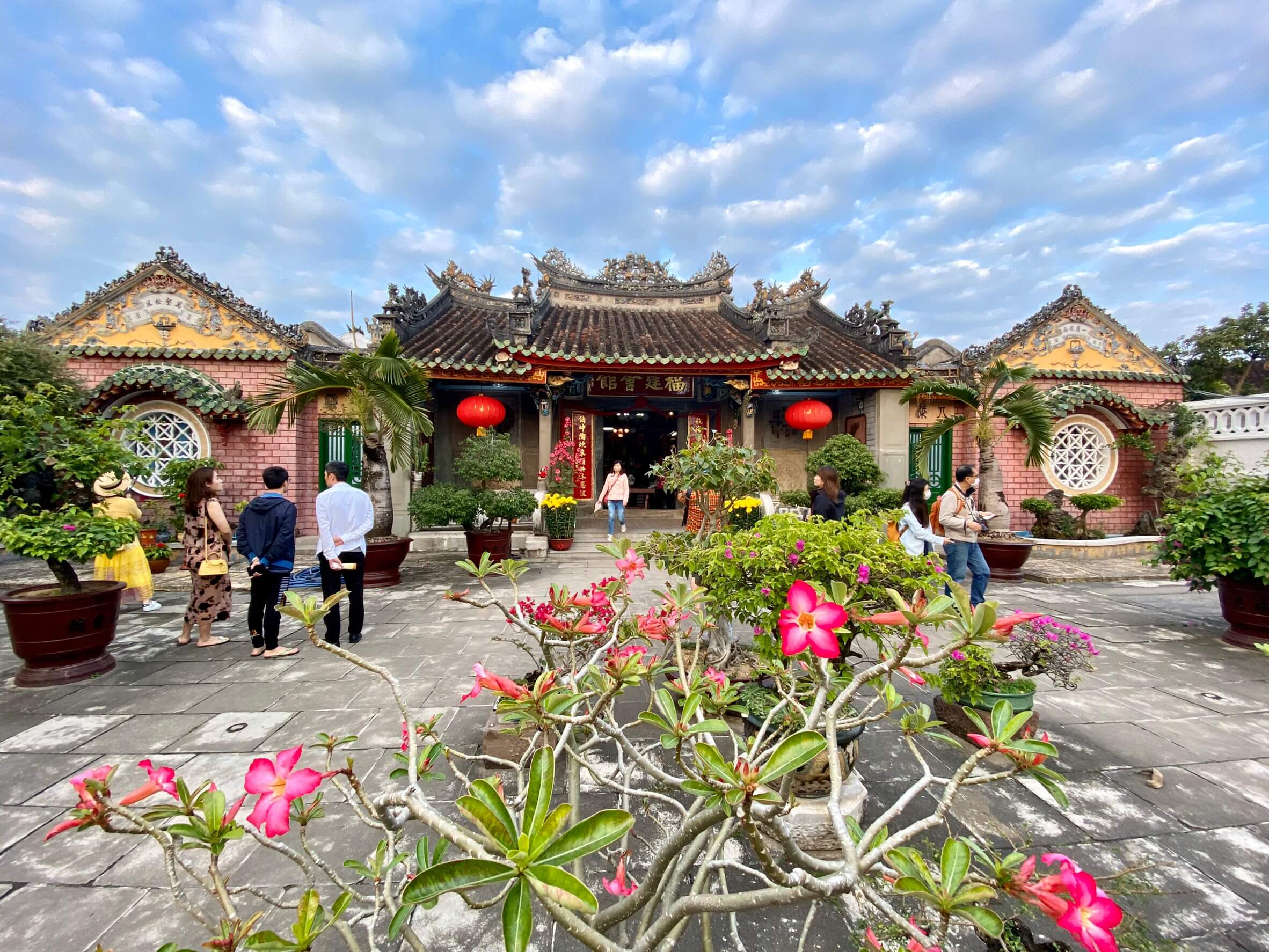 會安古鎮寺廟拜拜