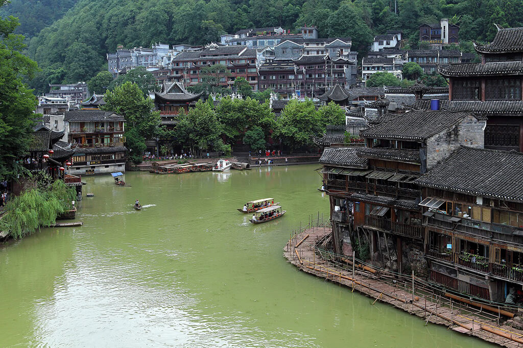 別忘了張家界旅遊之餘，附近還有美麗的鳳凰古城也非常值得一遊