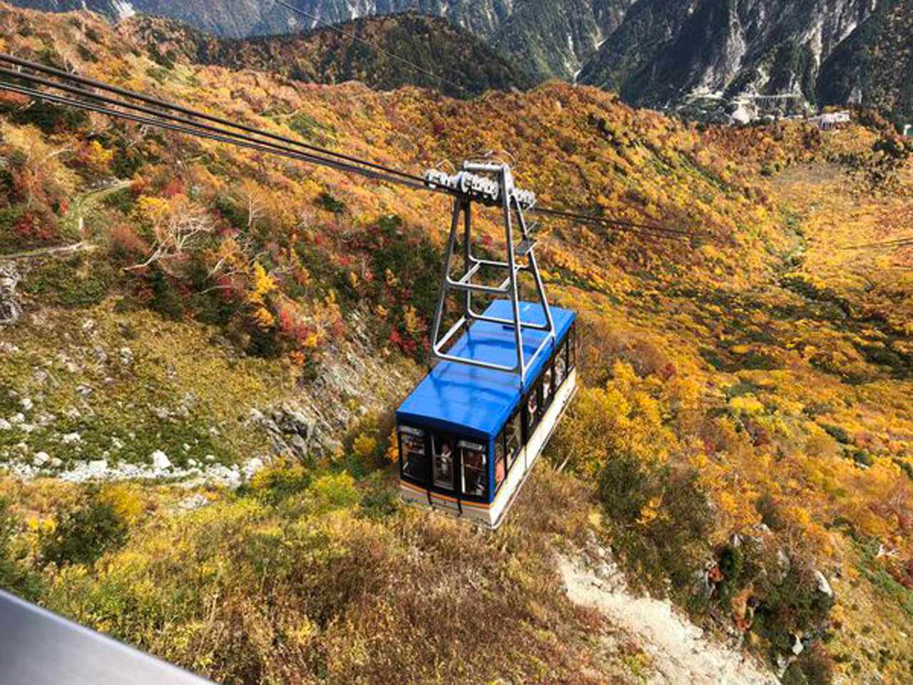 黑部立山(立山黑部)日本最長沒有支撐桿的纜車