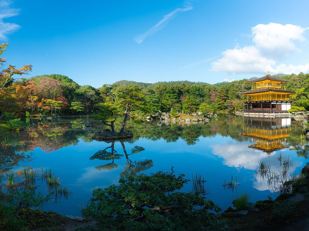 金閣寺鏡湖池