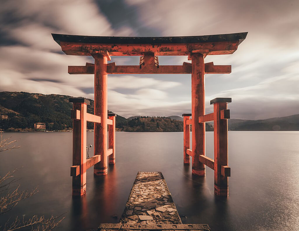 著名的箱根景點，也就是－箱根神社