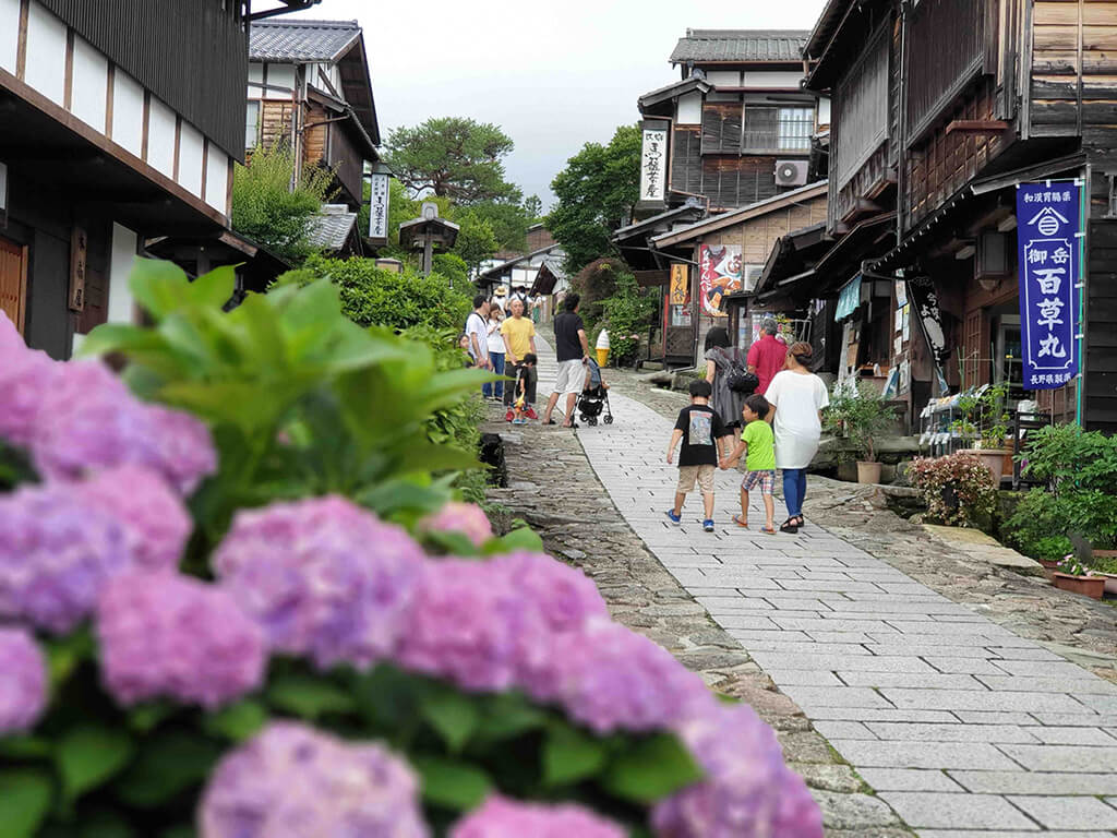 馬籠宿是日本江戶時期因商人往來頻繁而繁盛的驛站