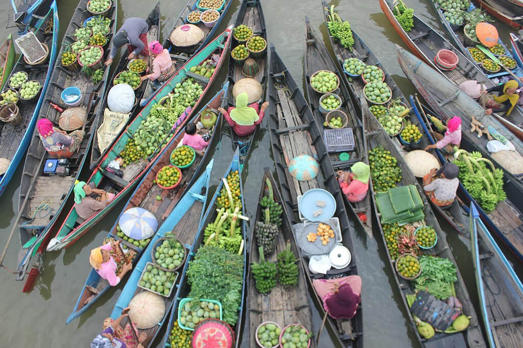 泰國水上市場一直是外地觀光客愛去的地方