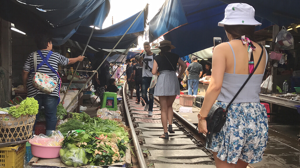 泰國美功鐵道市場一日遊